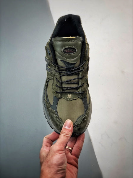 New Balance 2002R DN