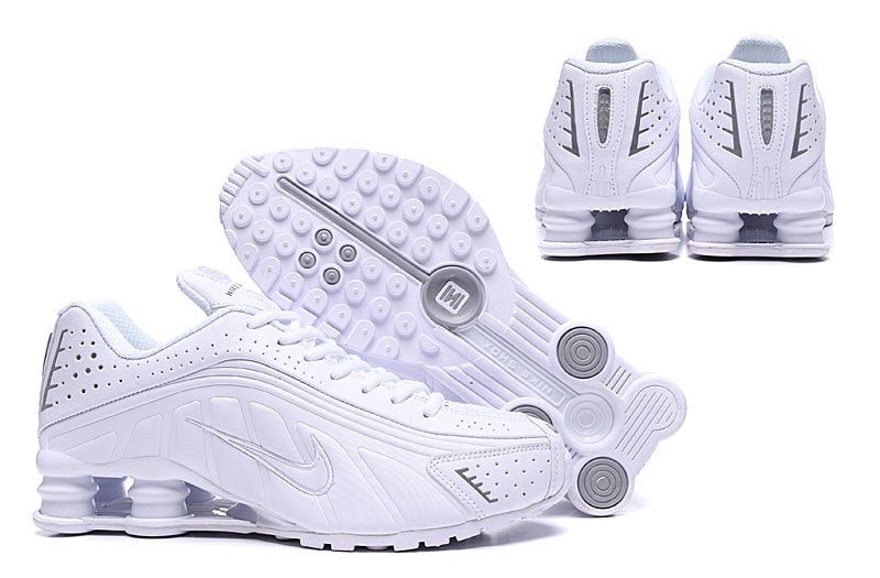 NIKE SHOX R4