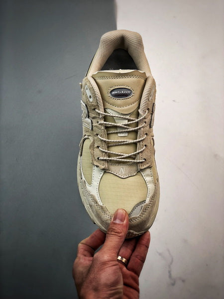 New Balance 2002R DQ