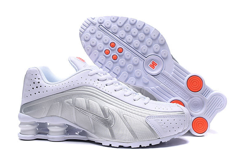 NIKE SHOX R4