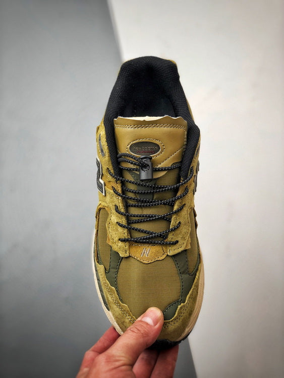 New Balance 2002R DP