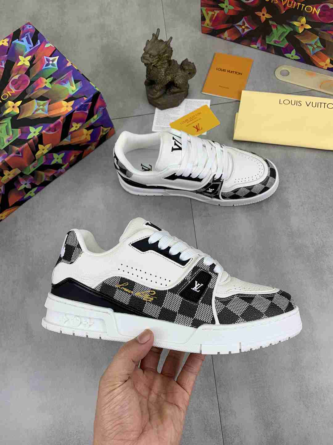 LOUIS VUITTON TRAINER 54