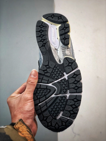 New Balance 2002R U2