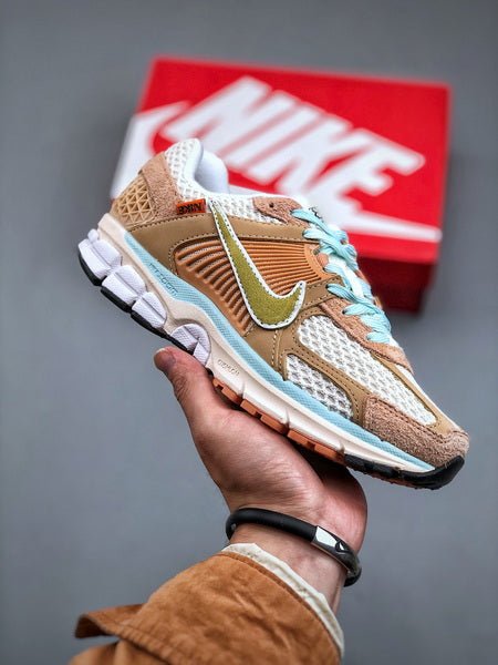 NIKE ZOOM Vomero 5 - Houdini