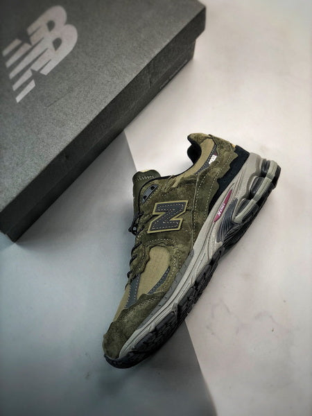 New Balance 2002R DN