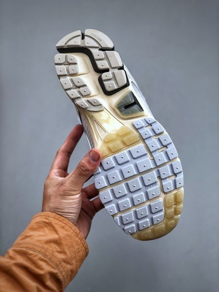 NIKE ZOOM Vomero 5 - Houdini