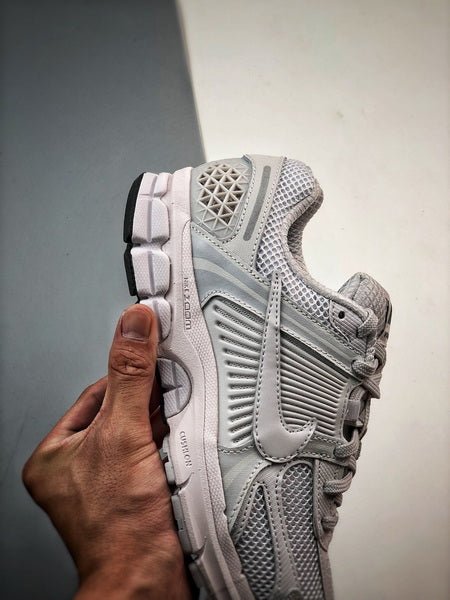 NIKE ZOOM Vomero 5 - Houdini