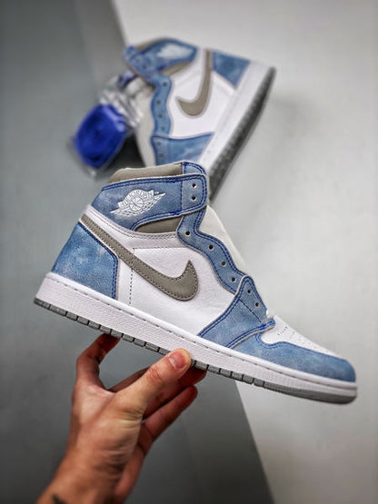 Air Jordan 1 High "Hyper Royal"