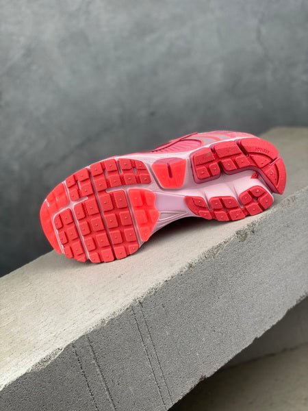 NIKE ZOOM Vomero 5 PINK - Houdini