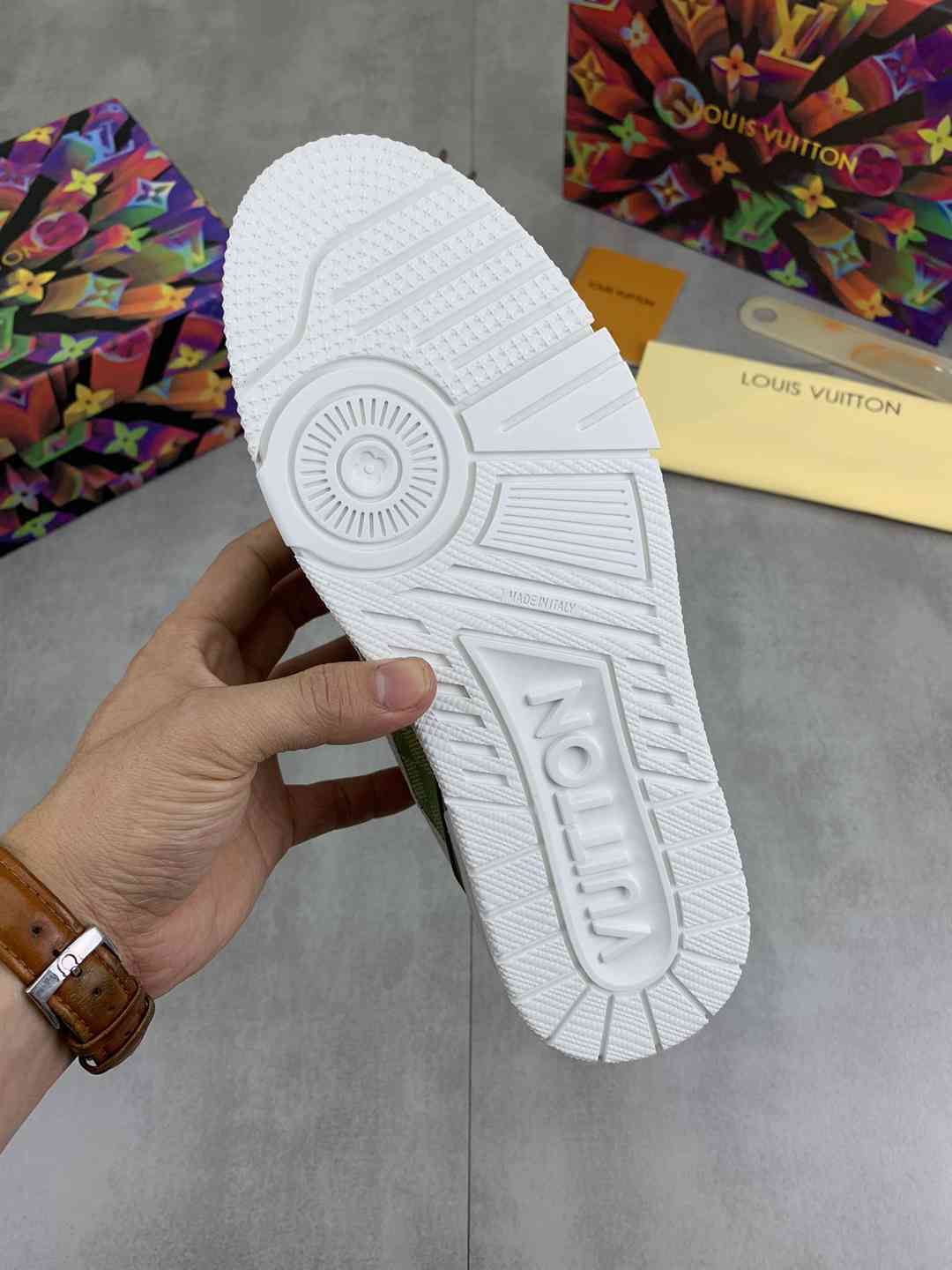 LOUIS VUITTON TRAINER 54