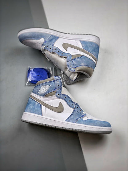 Air Jordan 1 High "Hyper Royal"