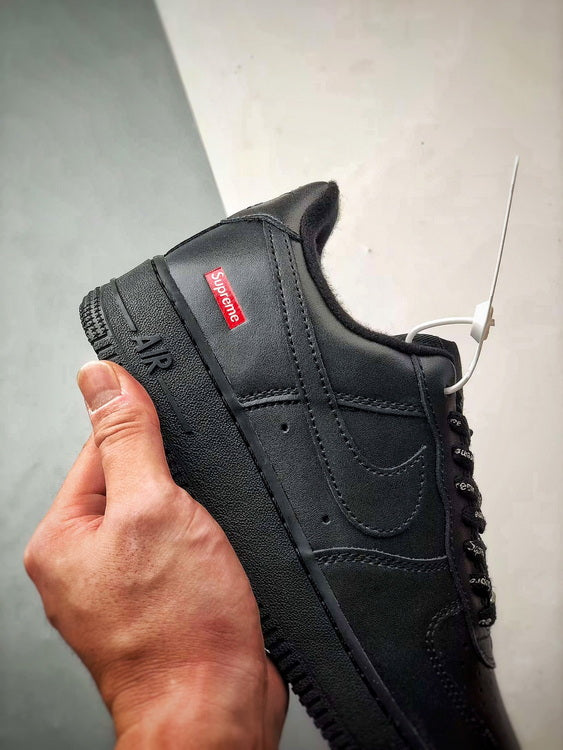 Nike Air Force 1 Low SUPREME BLACK