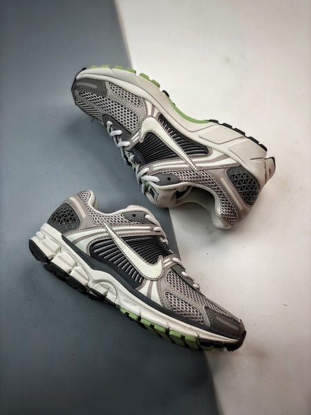 NIKE ZOOM Vomero 5 - Houdini