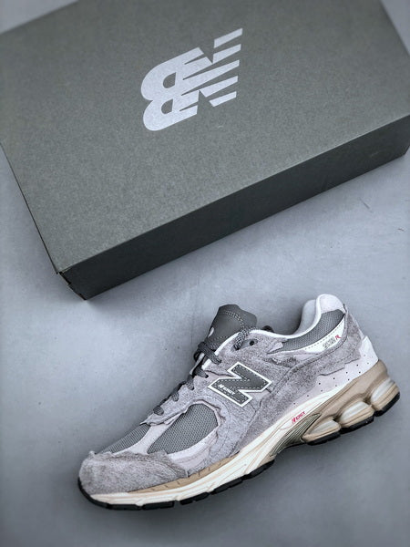 New Balance 2002R DM