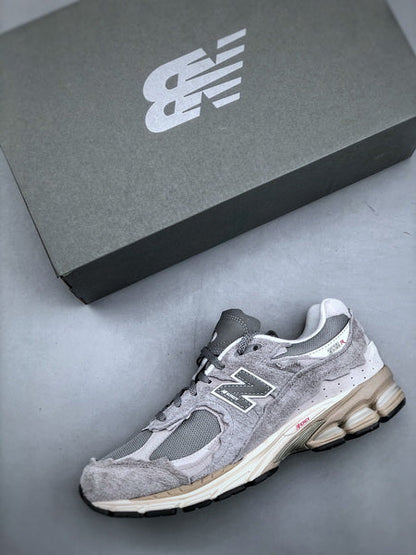 New Balance 2002R DM