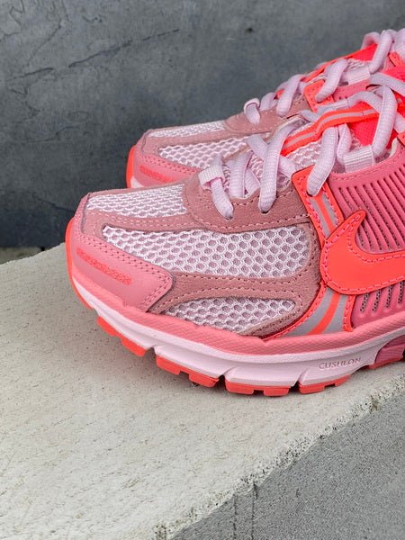 NIKE ZOOM Vomero 5 PINK - Houdini