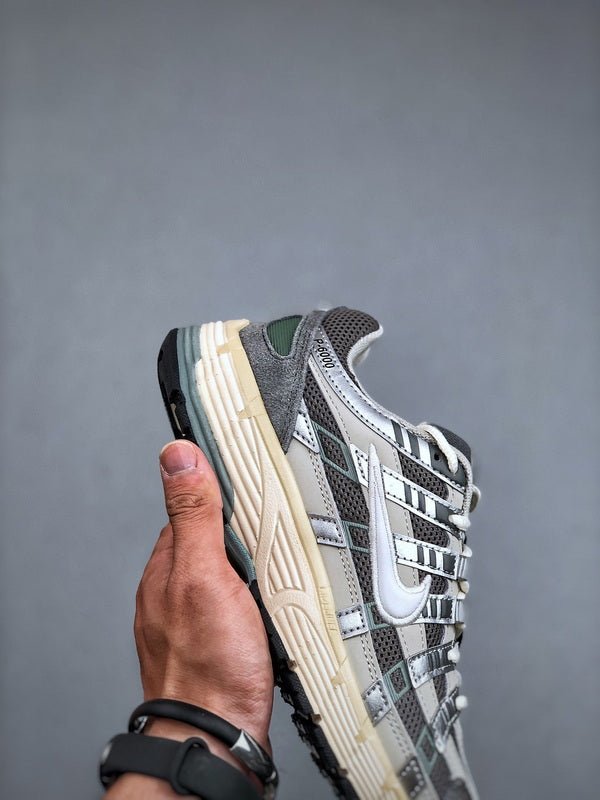 NIKE P - 6000 - Houdini