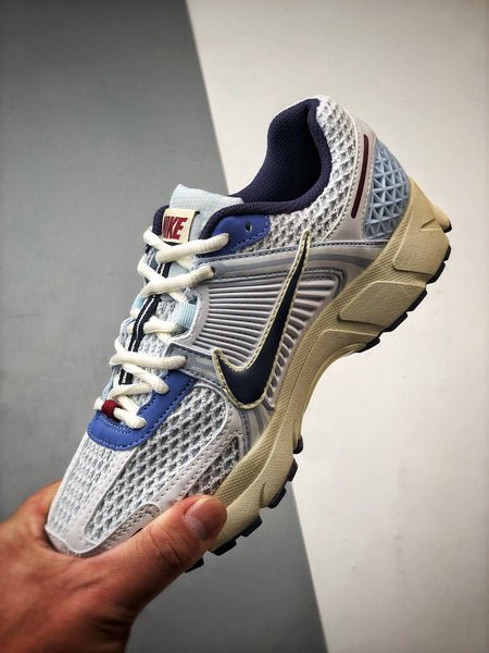 NIKE ZOOM Vomero 5 - Houdini