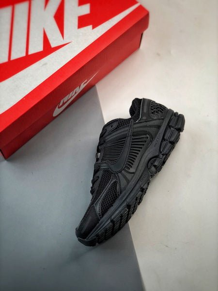 NIKE ZOOM Vomero 5 FULL BLACK - Houdini