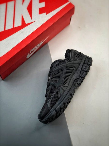 NIKE ZOOM Vomero 5 FULL BLACK - Houdini