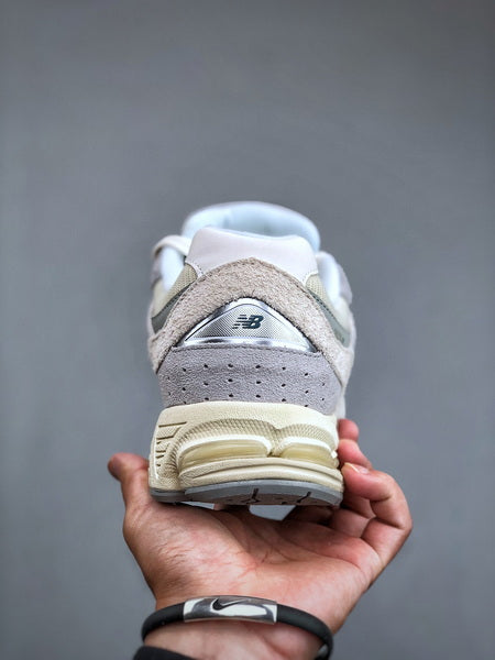 New Balance 2002R EK