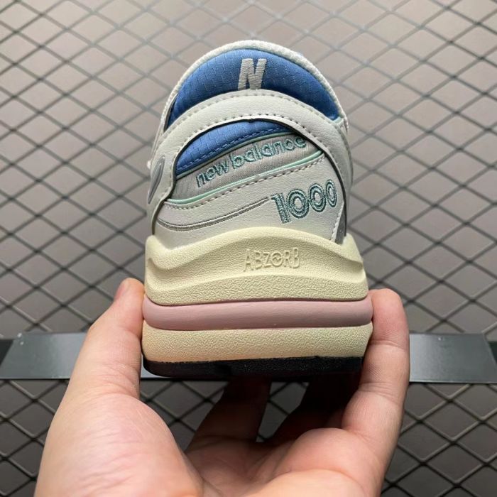 New Balance 1000WA