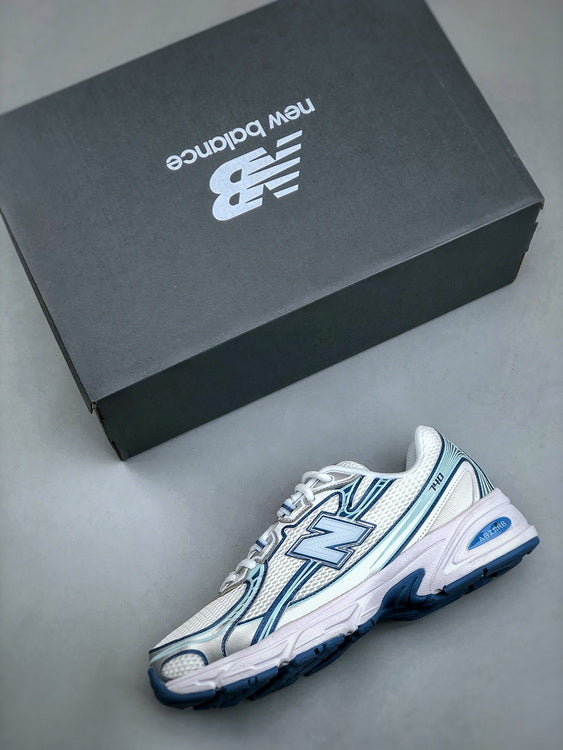 New Balance 740