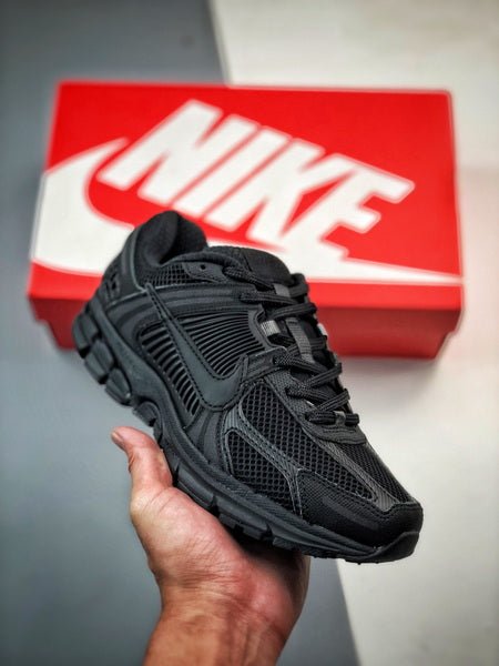 NIKE ZOOM Vomero 5 FULL BLACK - Houdini