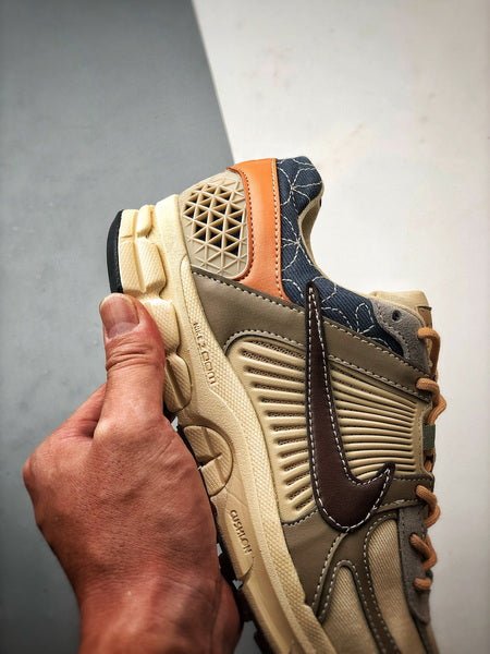 NIKE ZOOM Vomero 5 - Houdini