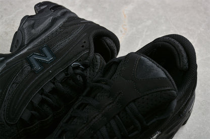 New Balance 1000BL