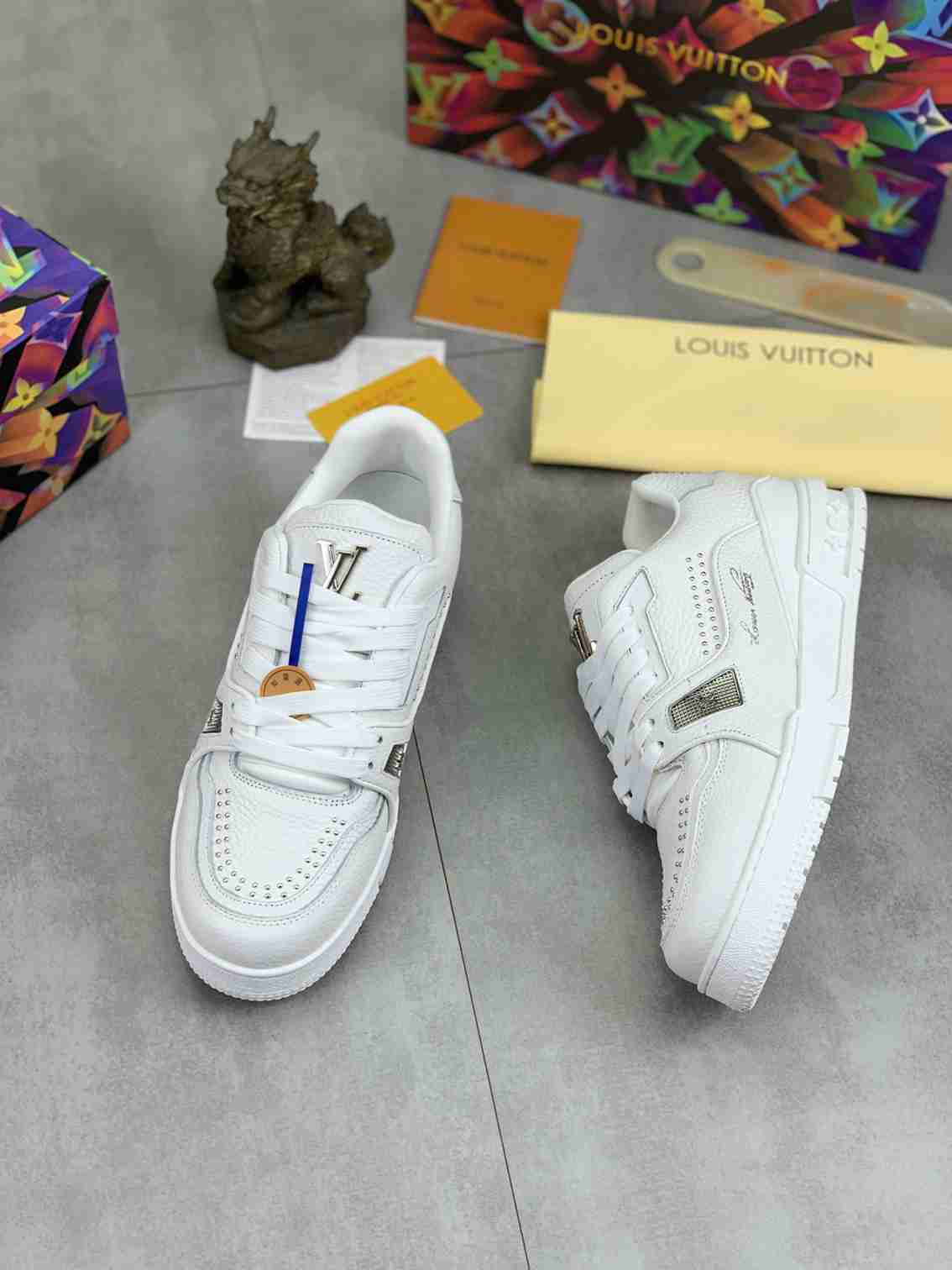 LOUIS VUITTON TRAINER 54