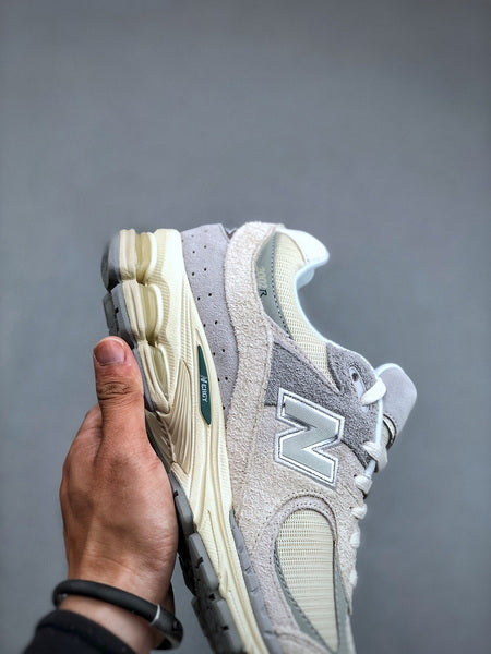 New Balance 2002R EK