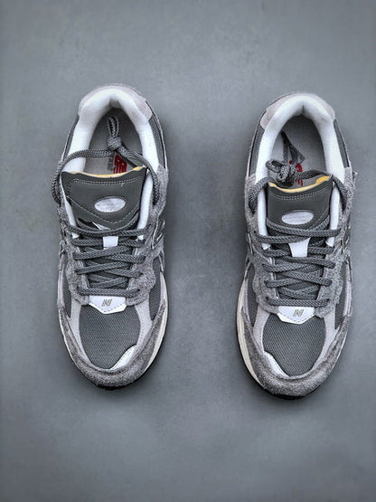 New Balance 2002R DM