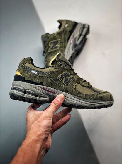 New Balance 2002R DN