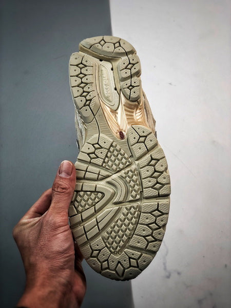 New Balance 2002R DQ