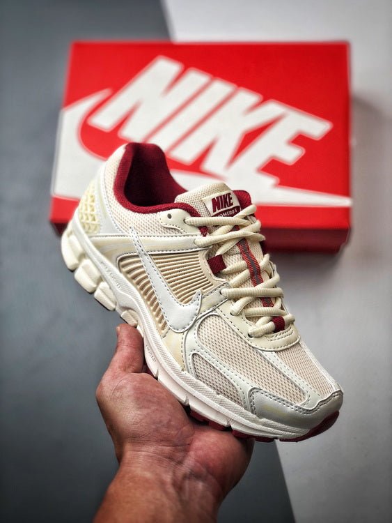 NIKE ZOOM Vomero 5 SAINT VALENTIN - Houdini