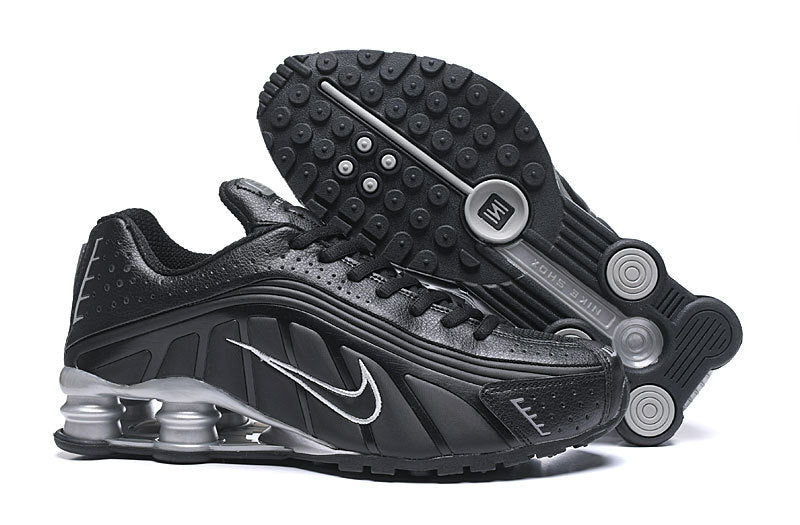 NIKE SHOX R4