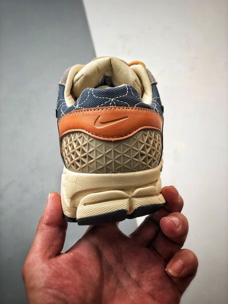 NIKE ZOOM Vomero 5 - Houdini