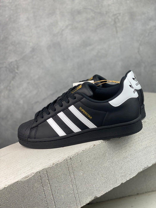 Adidas Superstar – Core Black / White Heel