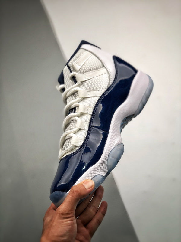 Air Jordan 11 "UNC"