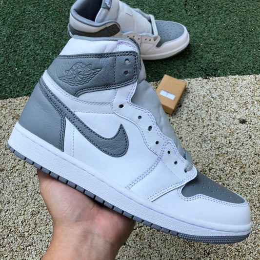 Air Jordan 1 High OG “Stealth”