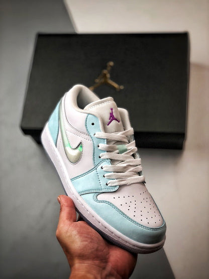 Air Jordan 1 Low SE Glacier Bleu
