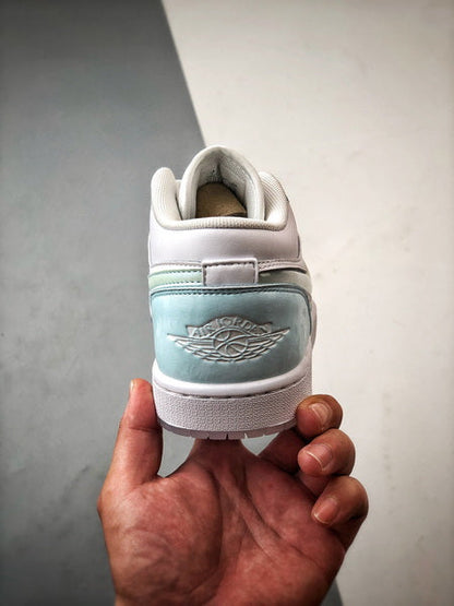 Air Jordan 1 Low SE Glacier Bleu