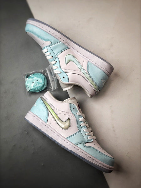 Air Jordan 1 Low SE Glacier Bleu