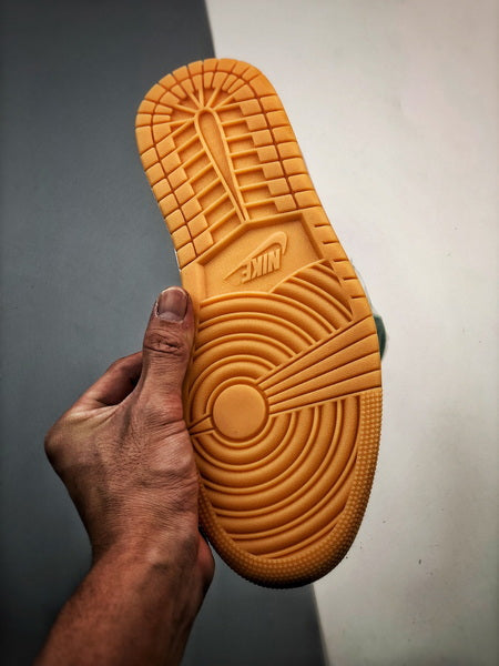 Air Jordan 1 Low SE Holiday Special