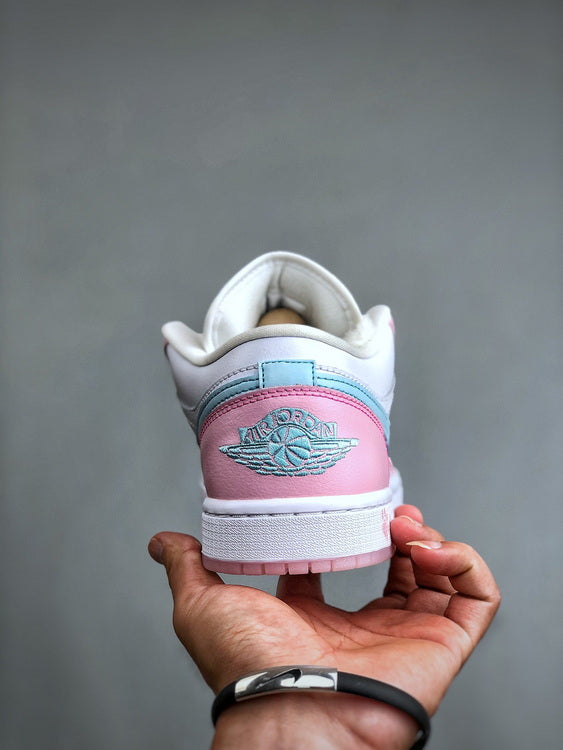 Air Jordan 1 Low SE "Paw Print"