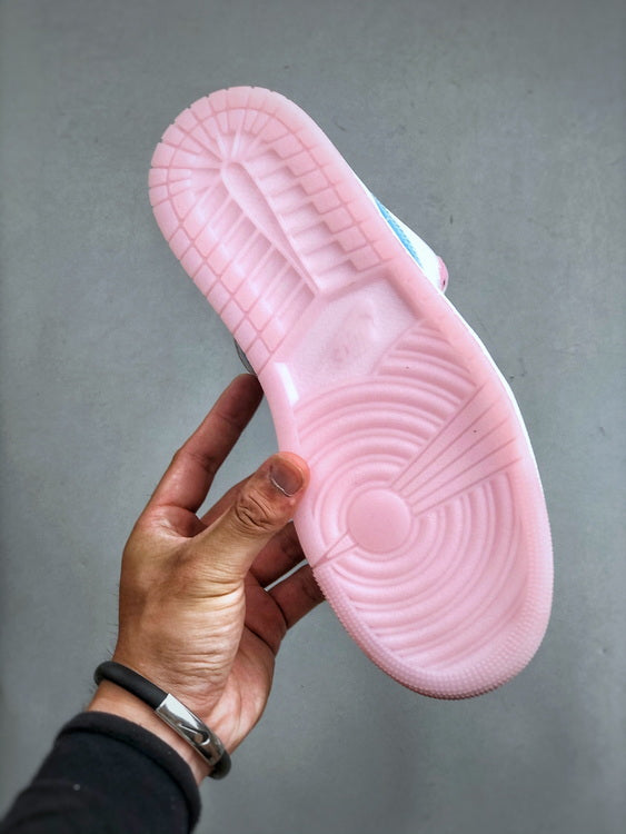 Air Jordan 1 Low SE "Paw Print"