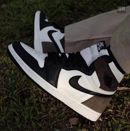Air Jordan 1 Retro “Dark Mocha”