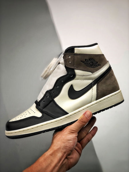 Air Jordan 1 Retro “Dark Mocha”