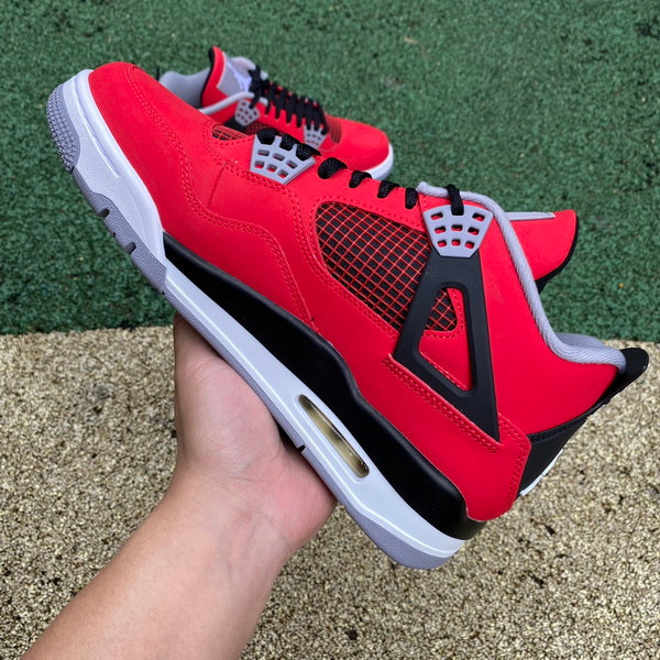 AirJordan 4 Toro Bravo